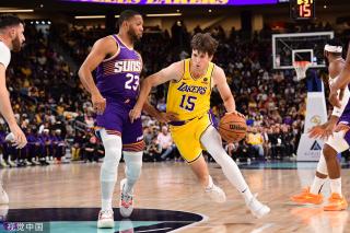 着对击剑的 着对击剑的