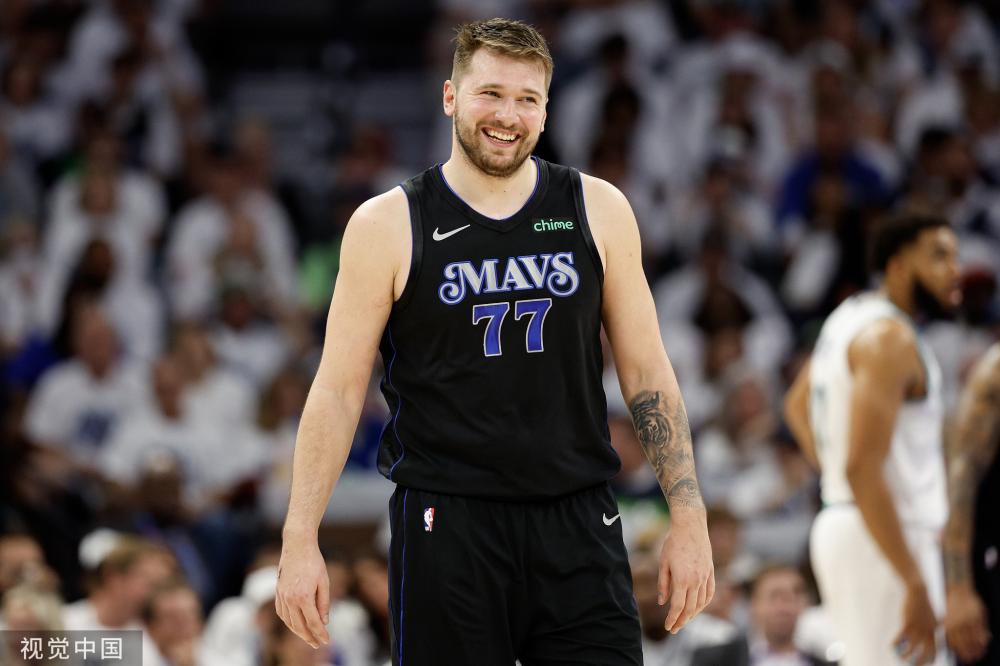 中国足球不 中国足球不