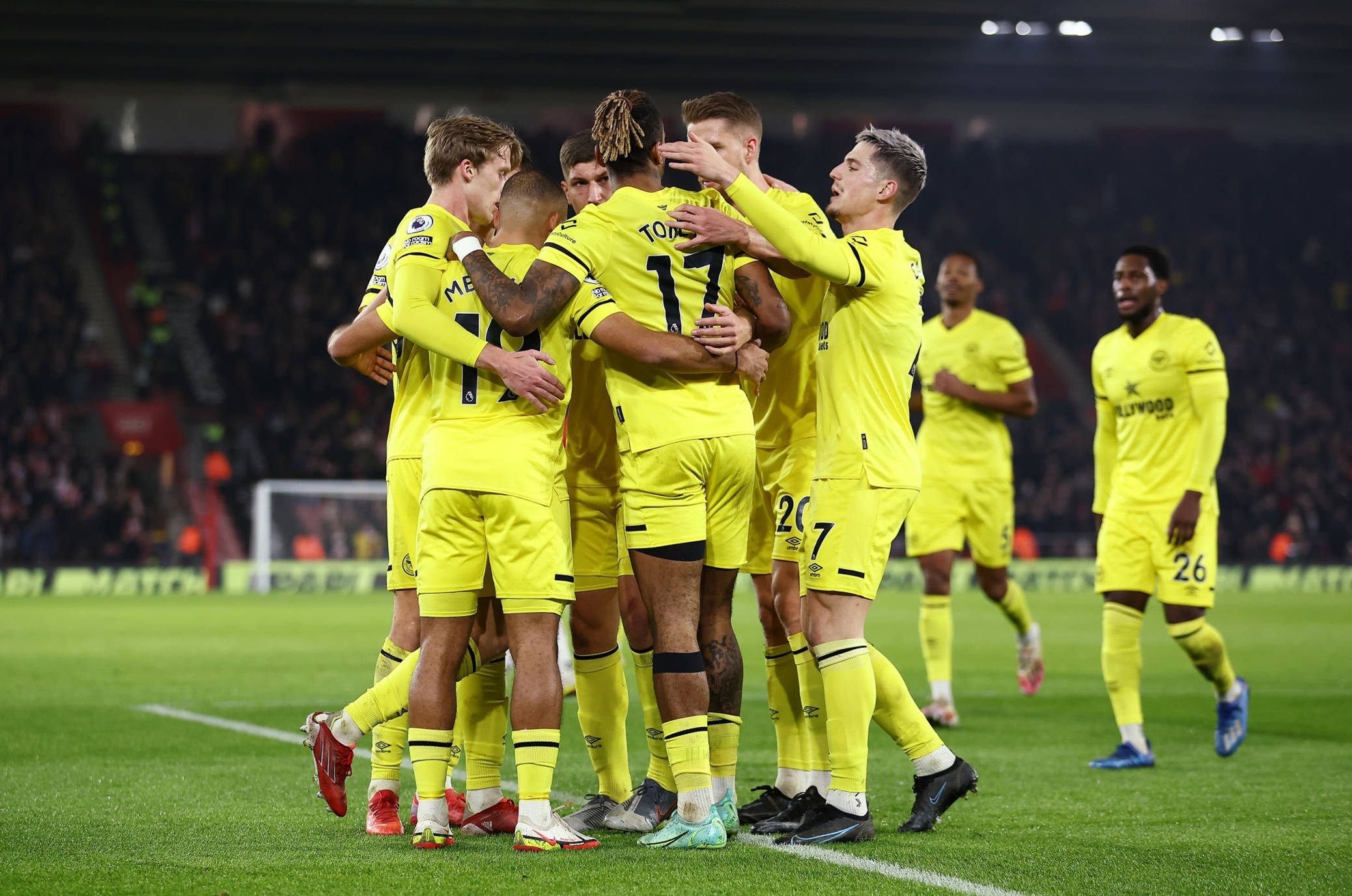 同时邀请了 同时邀请了